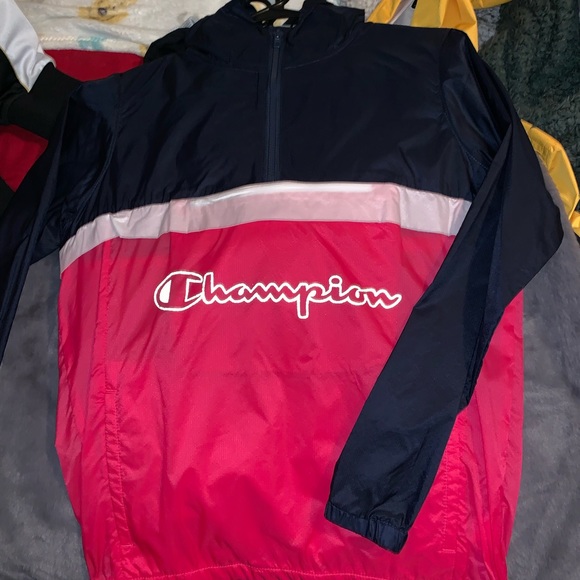 Champion wind breaker - Picture 1 of 3